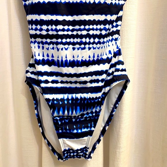 NWOT Women’s Talbots Nylon and Spandex One Piece Bathing Suit Size 12 Tall - Picture 3 of 10